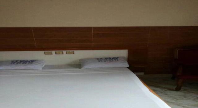 Hôtel De La Gare, Boek Hotel Hotels in Abidjan met ontbijt, Ontbijt