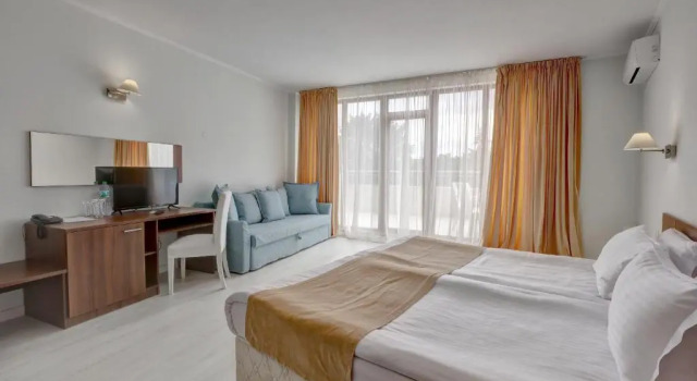 Трёхместный номер Standard с красивым видом из окна Hotel Continental