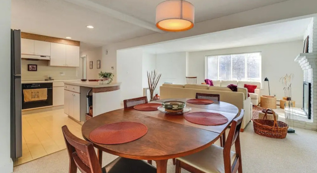 Коттедж 1 Mi to Maine Street! Mcm-style Home in Brunswick