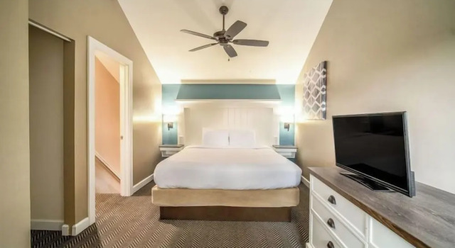 Люкс Deluxe Waterside Suites and Marina