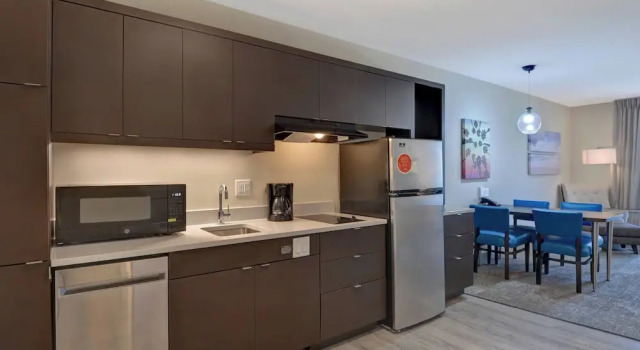 Четырёхместная студия TownePlace Suites by Marriott Panama City Beach Pier Park