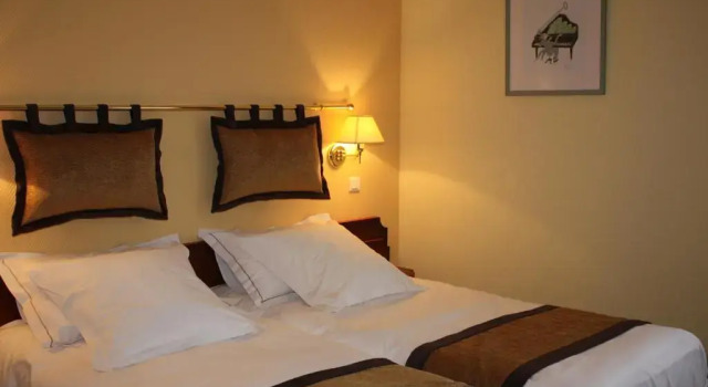 Confort chambre Logis Hotel Restaurant A LEtoile