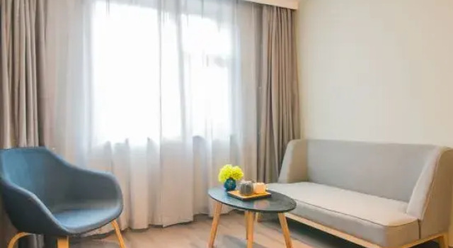Люкс Homeinn Selected Hotel (Lanzhou Railway Station Subway Station)