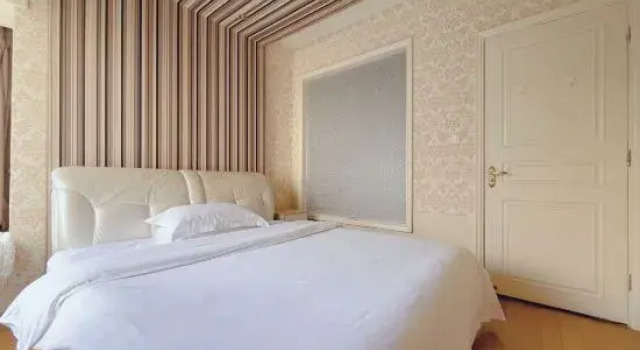 Люкс Deluxe Vegas Hotel Apartment (The Pearl River Metro Station Visa Office of the American Consulate)