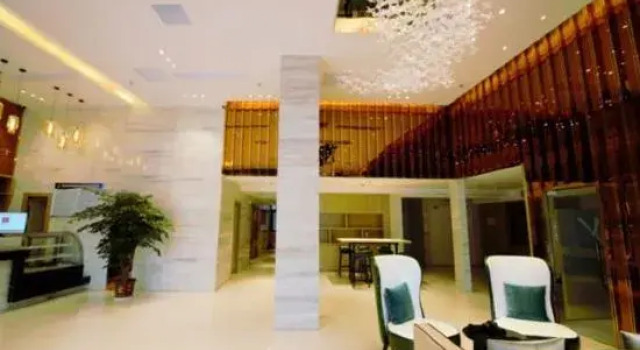 City Comfort Inn (Shiyan Railway Station North Square), Book Hotel Hoteller i Shiyan med pool, Swimmingpool