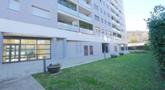 Mired5, Book Hotel Hoteller i Lorenteggio med parkering, Parkering