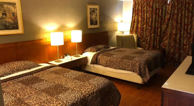 Run of House Western Inn