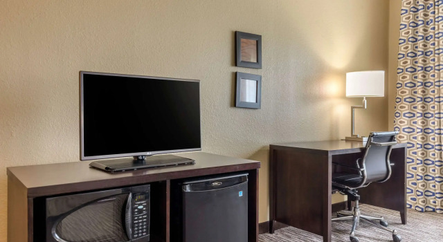 Четырёхместный номер Standard Suburban Studios Arlington Heights Elk Grove