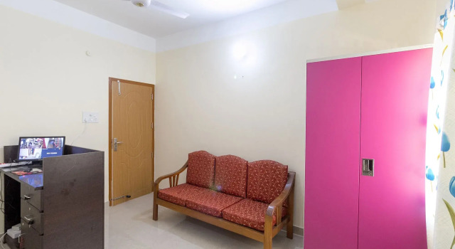 Home Stay Down Town By OYO Rooms