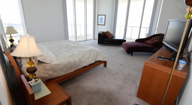 Amazing 4 Bedrooms, 5 Bath + Den Penthouse At La Perla, Đặt Căn hộ Sunny Isles Beach Bãi biển Miami