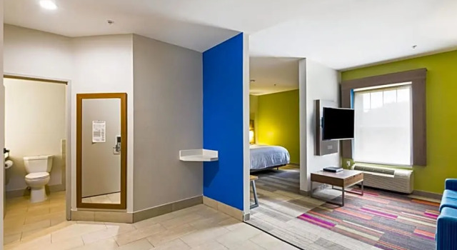 Люкс Holiday Inn Express Hotel & Suites Columbus by IHG
