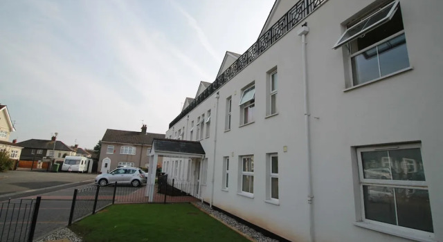 Maplewood Apartments by Cardiff Holiday Homes