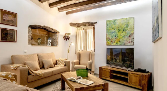 House - 4 Bedrooms with Pool and WiFi - 107923