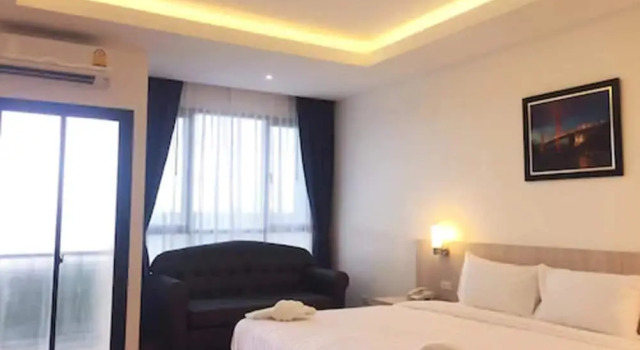 Двухместный номер Deluxe с балконом Orchid Riverview Hotel