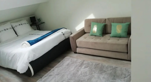 Sleeping Beauty Studio, Buchen Sie Hotel Romilly-sur-Seine 