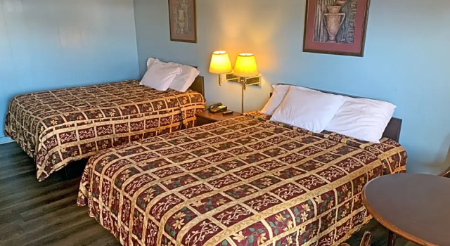 Четырёхместный номер Standard Scottish Inns Morristown