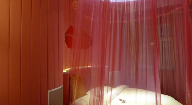Tai Yuan San Sheng Stone River Couple Hotel