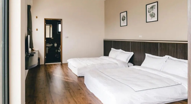 Camera quadrupla Standard con balcone Destination Inn