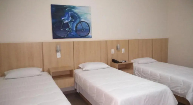 Трёхместный номер Standard Victoria Plaza Hotel