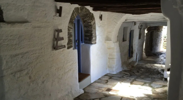 Коттедж с 3 комнатами с видом на море Tinos E Houses