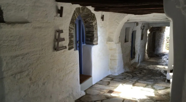 Коттедж с 3 комнатами с видом на море Tinos E Houses