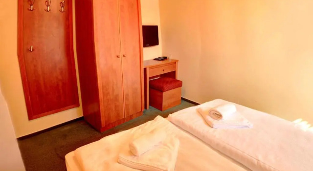 Stirinska stodola u Prahy, Rezerwuj Hotel Hotele w Central Bohemia z parkingiem, Parking