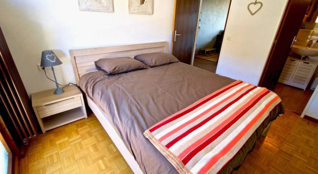 Двухместные апартаменты с балконом Joli Appartement Ensoleillé à Vercorin