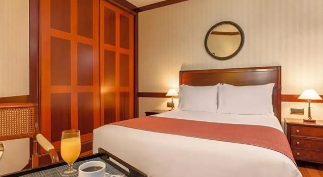 Номер Eurostars Gran Hotel Santiago