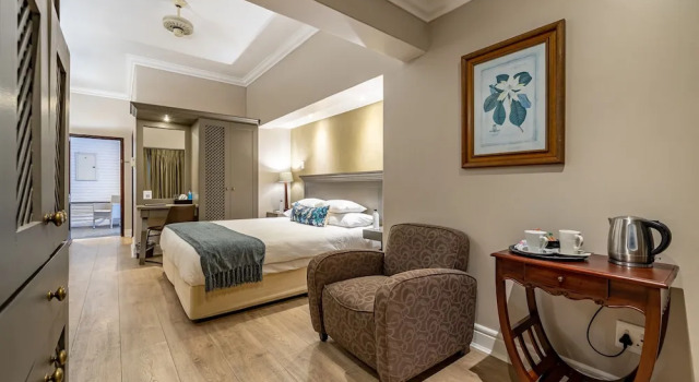 Номер Classic Sheppard Boutique Hotel