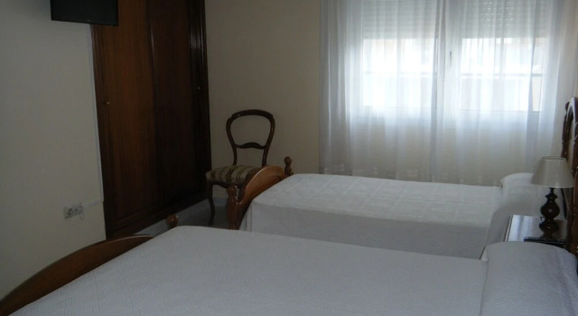 Hostal As Viñas, Забронировать Отель Эль-Грове O Grove Peninsula, рядом с Церковь Сан-Мартино