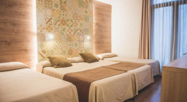 Семейный номер Hostal Marenostrum