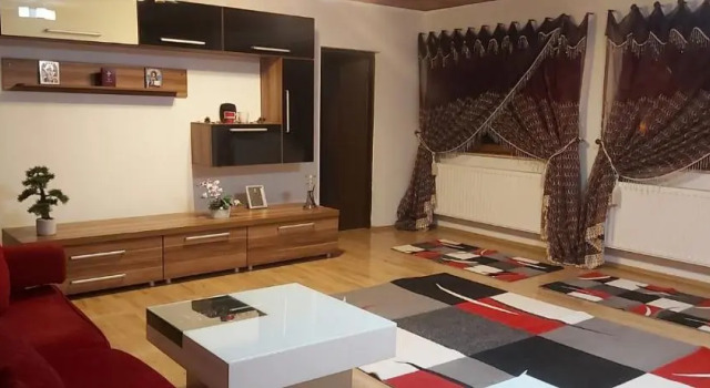 Apartament la Vila, Varaa Huoneisto Bistrita 