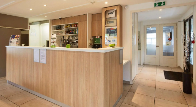 Kyriad PARIS NORD  Ecouen La Croix Verte, Réserver Hôtel Ecouen 