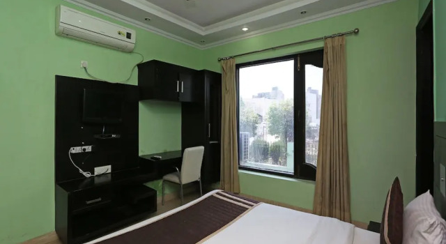 OYO 6895 Hotel Cybercity Rooms & Suites