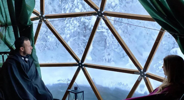 Тент Private Jacuzzi Igloo bedroom in Aurora Lounge Hotel with shared sauna and pet friendly