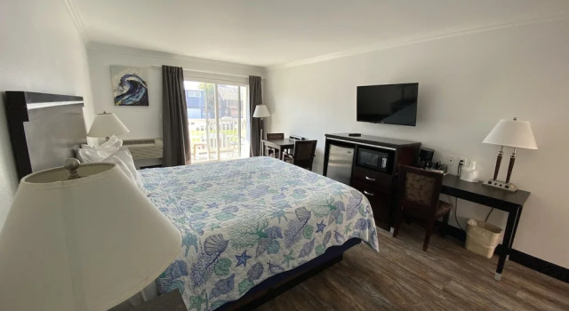 Двухместный номер Standard с балконом и с видом на парк Ocean Surf Inn & Suites