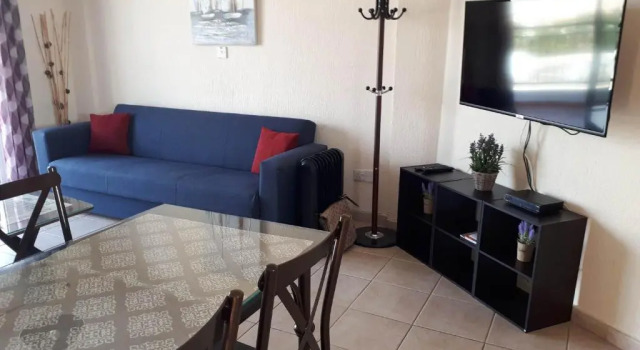 Amelia Apartment, Rezerwuj Apartament Kato Paphos , w pobliżu Markideio Theatre