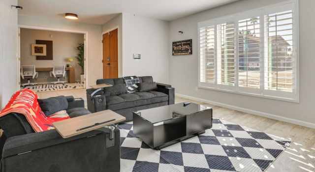 Luxury 5BR + Private Casita Theater Room + Pool, Забронировать Дом для отпуска Финикс 
