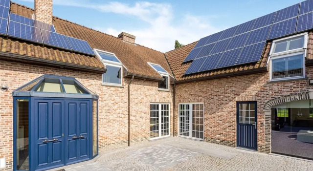 Alken Farm Stay With Terrace, Rezerwuj Pobyt na farmie Hotele w Bruksela z parkingiem, Parking