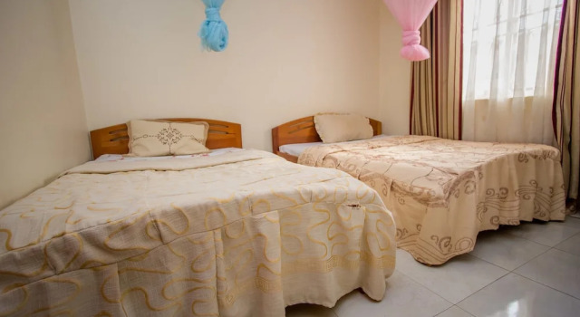 Standard famille chambre avec balcon Kings Hotel Kabale