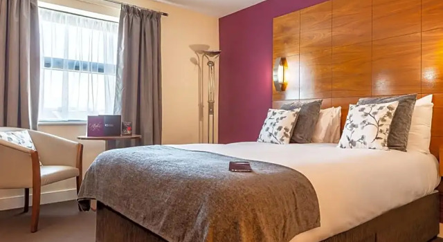 Номер Executive Legacy Preston International Hotel