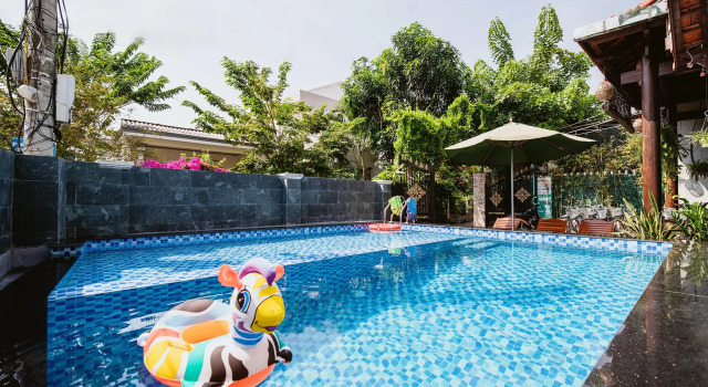 Трёхместный номер Standard с балконом Tue Tam Garden Villa