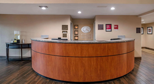 Comfort Suites Foley - North Gulf Shores, Book Hotel Hoteller i Foley med parkering, Parkering