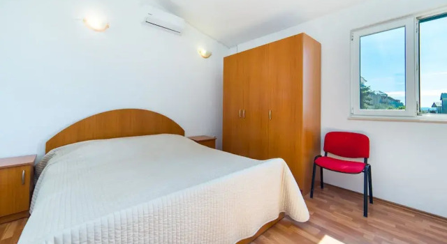 Stunning 3-bedroom Apartment in Gradac