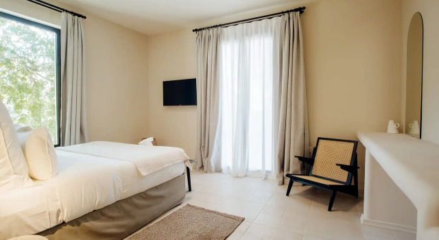 Полулюкс Thymises Boutique Hotel