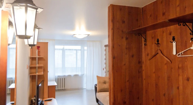 Апартаменты ALLiS-HALL, ул. Челюскинцев, 23, Забронировать Апартаменты/квартира Отели Городского округа Екатеринбурга - Северный управленческий округ с парковкой, Парковка