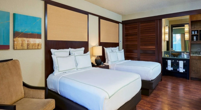 Четырёхместный номер Курорт DoubleTree by Hilton Orlando Theme Park