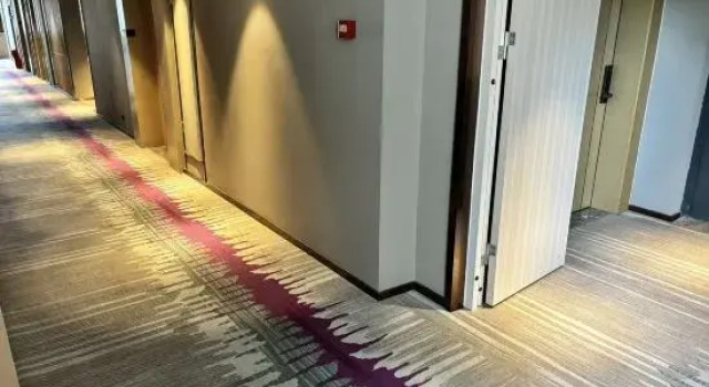 Lavande Hotel, Zhong District, Leshan City, Varaa Hotelli Hotellit Sichuan pysäköinnillä, Pysäköinti