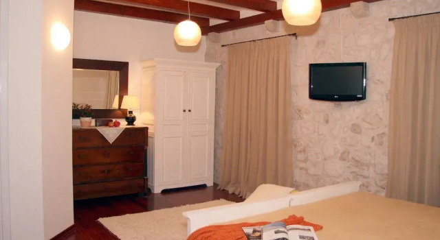 Authentic Holiday Home with Private Pool near Dubrovnik