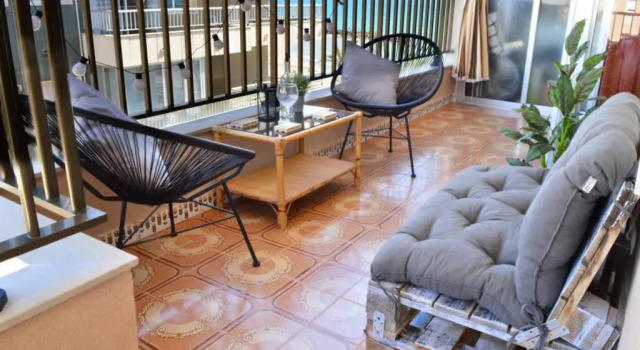 Апартаменты Seafront apt Amazing terrace 2 double & 2 single bed
